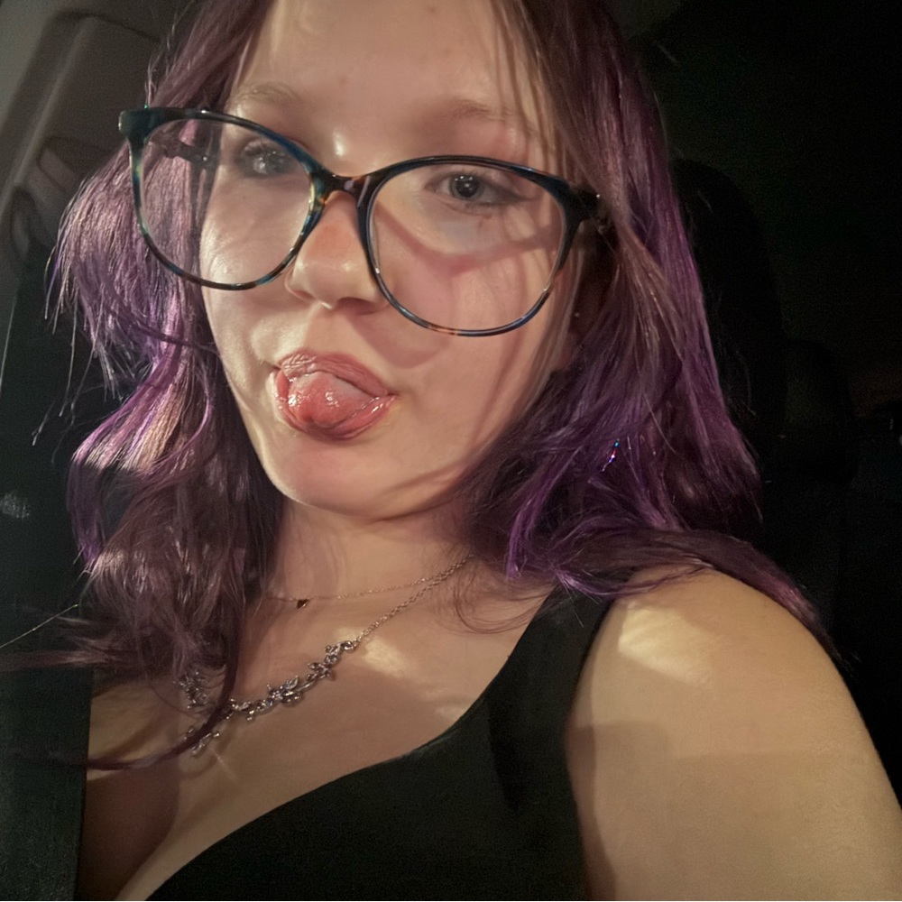 Meet your Posher, Emeline